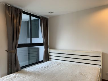ขาย/เช่า! Zenith Place Sukhumvit 42 ขาย 3,990,000 บาท ค่าโอนคนละครึ่ง เช่าราคาเพียง 15,000บาท/เดือน 1 ห้องนอน 1 ห้องน้ำ 37.58 ตรม. ใกล้ BTS เอกมัย เฟอร์นิเจอร์ครบพร้อมเข้าอยู่ (ต่อรองราคาได้)