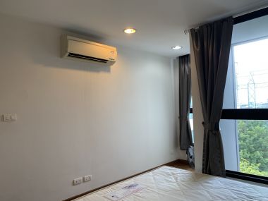 ขาย/เช่า! Zenith Place Sukhumvit 42 ขาย 3,990,000 บาท ค่าโอนคนละครึ่ง เช่าราคาเพียง 15,000บาท/เดือน 1 ห้องนอน 1 ห้องน้ำ 37.58 ตรม. ใกล้ BTS เอกมัย เฟอร์นิเจอร์ครบพร้อมเข้าอยู่ (ต่อรองราคาได้)