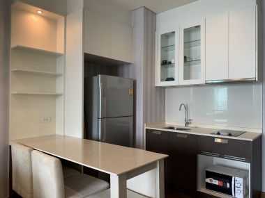 ปล่อยเช่า! Ivy Thonglor ในราคาเพียง 28,000บาท/เดือน 1 ห้องนอน 1 ห้องน้ำ 43ตรม. ห้องใหญ่อยู่สบาย ใกล้ BTS ทองหล่อ เฟอร์นิเจอร์ครบพร้อมเข้าอยู่