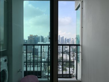 ปล่อยเช่า! Ivy Thonglor ในราคาเพียง 28,000บาท/เดือน 1 ห้องนอน 1 ห้องน้ำ 43ตรม. ห้องใหญ่อยู่สบาย ใกล้ BTS ทองหล่อ เฟอร์นิเจอร์ครบพร้อมเข้าอยู่