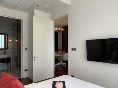 For sale/rent at Khun by Yoo Thonglor sale 19,200,000 THB Floor 18th 1 Bedroom 1 Bathroom 50 sqm. 68,000 THB/Month Fully furnished