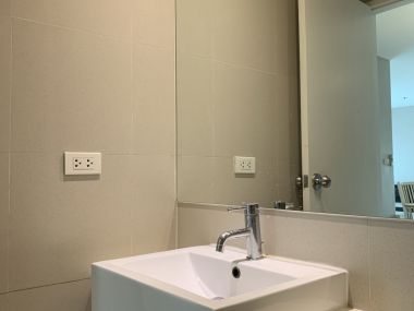 ** HOT ** Noble Remix ให้เช่า ในราคาเพียง 65,000บาท/เดือน 3 ห้องนอน 102.65ตรม. ชั้นสูง++ วิวสวย ห้องใหญ่อยู่สบาย คอนโดเสย BTS ทองหล่อ เฟอร์นิเจอร์ครบพร้อมเข้าอยู่