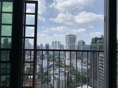 ** HOT ** Noble Remix ให้เช่า ในราคาเพียง 65,000บาท/เดือน 3 ห้องนอน 102.65ตรม. ชั้นสูง++ วิวสวย ห้องใหญ่อยู่สบาย คอนโดเสย BTS ทองหล่อ เฟอร์นิเจอร์ครบพร้อมเข้าอยู่