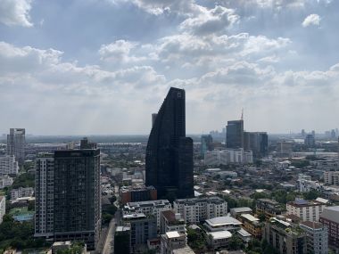 ** HOT ** Noble Remix ให้เช่า ในราคาเพียง 65,000บาท/เดือน 3 ห้องนอน 102.65ตรม. ชั้นสูง++ วิวสวย ห้องใหญ่อยู่สบาย คอนโดเสย BTS ทองหล่อ เฟอร์นิเจอร์ครบพร้อมเข้าอยู่