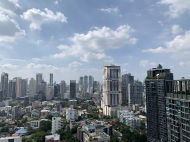 ** HOT ** Noble Remix ให้เช่า ในราคาเพียง 65,000บาท/เดือน 3 ห้องนอน 102.65ตรม. ชั้นสูง++ วิวสวย ห้องใหญ่อยู่สบาย คอนโดเสย BTS ทองหล่อ เฟอร์นิเจอร์ครบพร้อมเข้าอยู่