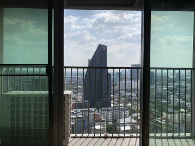 ** HOT ** Noble Remix ให้เช่า ในราคาเพียง 65,000บาท/เดือน 3 ห้องนอน 102.65ตรม. ชั้นสูง++ วิวสวย ห้องใหญ่อยู่สบาย คอนโดเสย BTS ทองหล่อ เฟอร์นิเจอร์ครบพร้อมเข้าอยู่