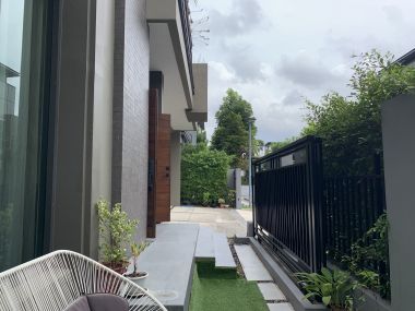 For sale!! Single house The Gentri Sukhumvit 4 bedrooms 4 bathrooms price only 45,000,000 baht transfer 50/50 model house fully furnished