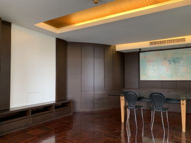 For rent at City Lakes Tower Sukhumvit 16 4 Bedroom 4 Bathroom 83,000THB/Month Fully furnished