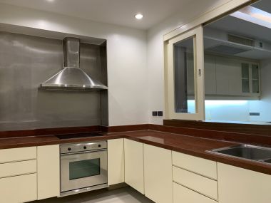 For rent at City Lakes Tower Sukhumvit 16 4 Bedroom 4 Bathroom 83,000THB/Month Fully furnished