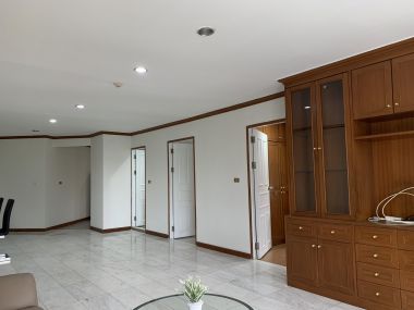 CONDO FOR RENT at The Waterford Park Sukhumvit 53 2 Bedroom 3 Bathroom 35,000THB/month Fully furnished