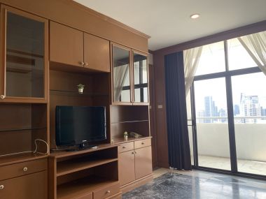 CONDO FOR RENT at The Waterford Park Sukhumvit 53 2 Bedroom 3 Bathroom 42,000THB/month Fully furnished