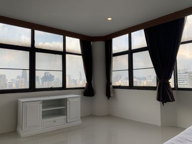 CONDO FOR RENT at The Waterford Park Sukhumvit 53 2 Bedroom 3 Bathroom 42,000THB/month Fully furnished