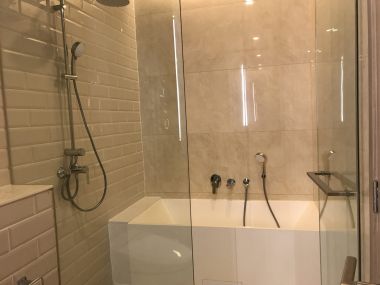 For Rent!! Wyndham Garden Bangkok Sukhumvit 42 Fully furnished size 42.54 sqm. (ฺBTS Eakkamai) / Auto Parking