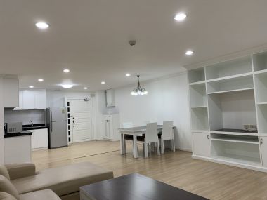 For Rent! at Supalai Place Sukhumvit 39 2 Bedrooms 2 Bathroom 42,000 THB/Month  Fully furnished