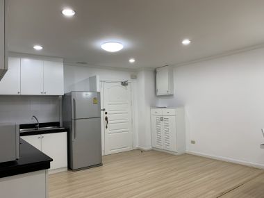 For Rent! at Supalai Place Sukhumvit 39 2 Bedrooms 2 Bathroom 42,000 THB/Month  Fully furnished