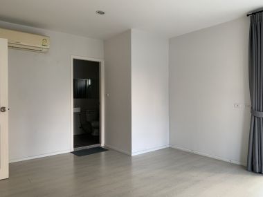 ขายด่วน!!! ราคาดี จนต้องรีบคว้าที่ Aspire Rama9 2 ห้องนอน 2 ห้องน้ำ 66 ตรม. ใกล้ MRT พระราม 9 เพียง 5,600,000 บาท เฟอร์นิเจอร์ครบพร้อมเข้าอยู่