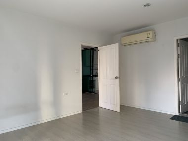 ขายด่วน!!! ราคาดี จนต้องรีบคว้าที่ Aspire Rama9 2 ห้องนอน 2 ห้องน้ำ 66 ตรม. ใกล้ MRT พระราม 9 เพียง 5,600,000 บาท เฟอร์นิเจอร์ครบพร้อมเข้าอยู่