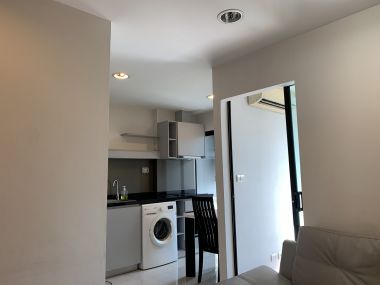 Hot Deal! เช่า/ขาย Zenith Place Sukhumvit 42 ราคาเพียง 12,000บาท/เดือน 1 ห้องนอน 1 ห้องน้ำ 30 ตรม. ใกล้ BTS เอกมัย เฟอร์นิเจอร์ครบพร้อมเข้าอยู่