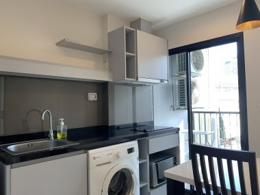 Hot Deal! เช่า/ขาย Zenith Place Sukhumvit 42 ราคาเพียง 12,000บาท/เดือน 1 ห้องนอน 1 ห้องน้ำ 30 ตรม. ใกล้ BTS เอกมัย เฟอร์นิเจอร์ครบพร้อมเข้าอยู่