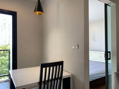 Hot Deal! เช่า/ขาย Zenith Place Sukhumvit 42 ราคาเพียง 12,000บาท/เดือน 1 ห้องนอน 1 ห้องน้ำ 30 ตรม. ใกล้ BTS เอกมัย เฟอร์นิเจอร์ครบพร้อมเข้าอยู่