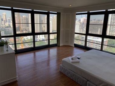 CONDO FOR RENT At The Waterford Park Sukhumvit 53 3 Bedrooms 3 Bathrooms 45,000THB/month Fully furnished