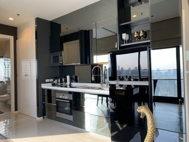 For Sale/Rent at Circle Sukhumvit 11 2 Bedroom 2 Bathroom Sale 18,000,000 THB Rent 90,000THB/month Fully furnished