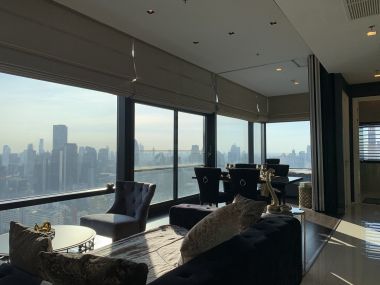 For Sale/Rent at Circle Sukhumvit 11 2 Bedroom 2 Bathroom Sale 18,000,000 THB Rent 90,000THB/month Fully furnished