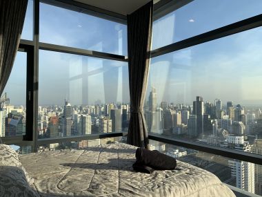 For Sale/Rent at Circle Sukhumvit 11 2 Bedroom 2 Bathroom Sale 18,000,000 THB Rent 90,000THB/month Fully furnished