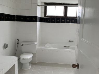 CONDO FOR RENT At The Waterford Park Sukhumvit 53 2 Bedrooms 3 Bathrooms 45,000THB/month Fully furnished