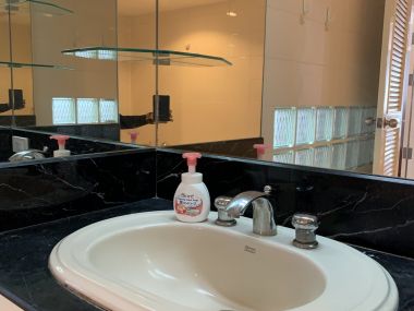 ปล่อยขาย/เช่า! Supalai Place Sukhumvit 39 2 ห้องนอน 1 ห้องน้ำ 142 ตรม. ใกล้ BTS พร้อมพงษ์ เพียง 41,888 บาท/เดือน (ราคาต่อรองได้) เฟอร์นิเจอร์ครบพร้อมเข้าอยู่