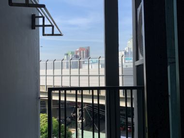 ปล่อยเช่า! The Base Park West Sukhumvit 77 1 ห้องนอน 1 ห้องน้ำ 25 ตรม. ราคาเพียง 10,000 บาท/เดือนใกล้ BTS พระโขนง เฟอร์นิเจอร์ครบพร้อมเข้าอยู่