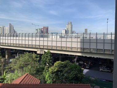 ปล่อยเช่า! The Base Park West Sukhumvit 77 1 ห้องนอน 1 ห้องน้ำ 25 ตรม. ราคาเพียง 10,000 บาท/เดือนใกล้ BTS พระโขนง เฟอร์นิเจอร์ครบพร้อมเข้าอยู่