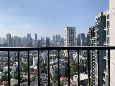 ให้เช่า Noble Remix  ในราคาเพียง 30,000บาท/เดือน 1 ห้องนอน 43 ตรม. วิวสวย ห้องใหญ่อยู่สบาย คอนโดเสย BTS ทองหล่อ เฟอร์นิเจอร์ครบพร้อมเข้าอยู่