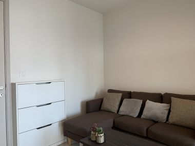 For rant at Life Sukhumvit 48 1 Bedroom 1 Bathroom 18,000THB/month Fully furnished