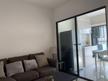 For rant at Life Sukhumvit 48 1 Bedroom 1 Bathroom 18,000THB/month Fully furnished