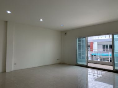 ขาย/เช่า Home Office พระราม 3 ซอย 41 ขาย 17,000,000 บาท เช่าเพียง 70,000บาท/เดือน 4 ชั้น 3 ห้องน้ำ ขนาด 35 ตรว. พื้นที่ใช้สอย 250 ตรม. มี Rooftop ใกล้ BTS วัดดอกไม้