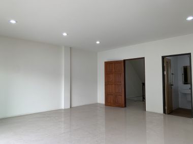 ขาย/เช่า Home Office พระราม 3 ซอย 41 ขาย 17,000,000 บาท เช่าเพียง 70,000บาท/เดือน 4 ชั้น 3 ห้องน้ำ ขนาด 35 ตรว. พื้นที่ใช้สอย 250 ตรม. มี Rooftop ใกล้ BTS วัดดอกไม้