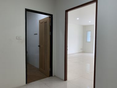 ขาย/เช่า Home Office พระราม 3 ซอย 41 ขาย 17,000,000 บาท เช่าเพียง 70,000บาท/เดือน 4 ชั้น 3 ห้องน้ำ ขนาด 35 ตรว. พื้นที่ใช้สอย 250 ตรม. มี Rooftop ใกล้ BTS วัดดอกไม้