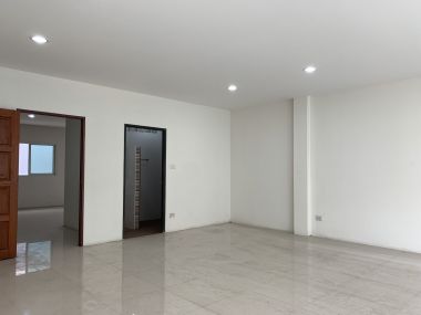 ขาย/เช่า Home Office พระราม 3 ซอย 41 ขาย 17,000,000 บาท เช่าเพียง 70,000บาท/เดือน 4 ชั้น 3 ห้องน้ำ ขนาด 35 ตรว. พื้นที่ใช้สอย 250 ตรม. มี Rooftop ใกล้ BTS วัดดอกไม้