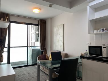 คอนโดให้เช่า เลอ โคเต้ ทองหล่อ 8 ขนาด 1 ห้องนอน 1 ห้องน้ำ 38 ตรม. ค่าเช่า 17,000 บาท ใกล้ BTS ทองหล่อ เฟอร์นิเจอร์ครบพร้อมเข้าอยู่ รหัส 2783