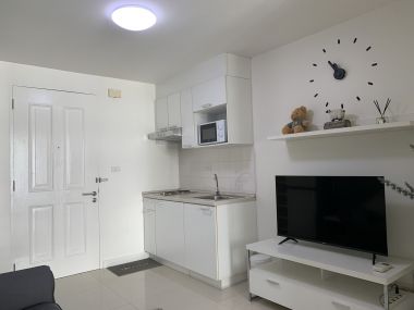 ** Hot Deal! ** For rent/sale at The Clover Thonglor 1 Bedroom 1 Bathroom Size : 39 Sq.m. Fully furnished Code 2794