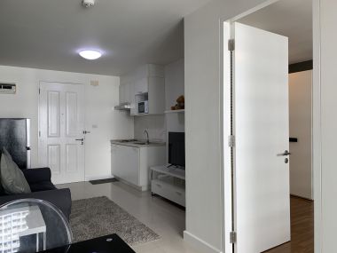 ** Hot Deal! ** For rent/sale at The Clover Thonglor 1 Bedroom 1 Bathroom Size : 39 Sq.m. Fully furnished Code 2794