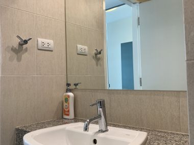 ** Hot Deal! ** For rent/sale at The Clover Thonglor 1 Bedroom 1 Bathroom Size : 39 Sq.m. Fully furnished Code 2794