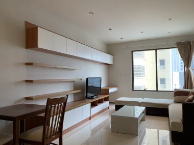 For rent! at The Emporio Place 1 Bedroom 1 Bathroom 35,000 THB/month Fully furnished