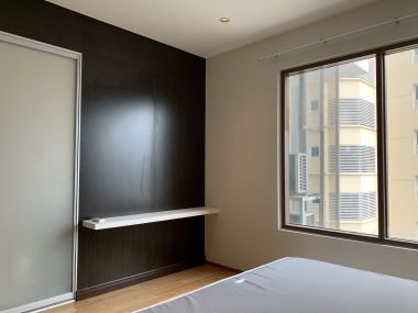 For rent! at The Emporio Place 1 Bedroom 1 Bathroom 35,000 THB/month Fully furnished