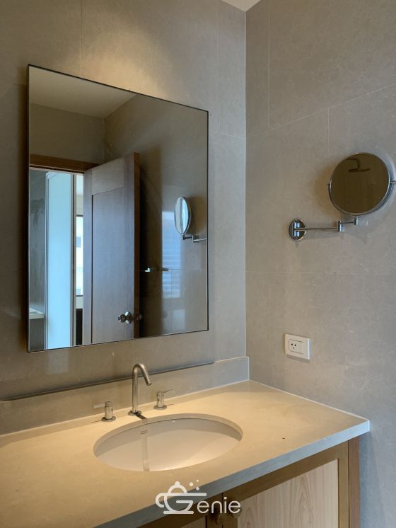 For rent! at The Emporio Place 1 Bedroom 1 Bathroom 35,000 THB/month Fully furnished