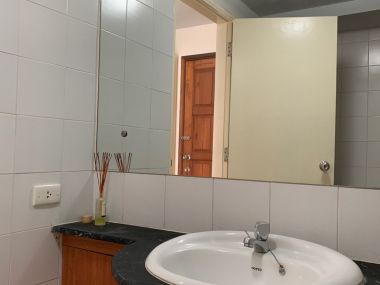 Rent out! Raintree Villa for only 14,000 baht/month Studio 1 bathroom 30 sq m. Near BTS Thong Lo, fully furnished, ready to move in Code 2809