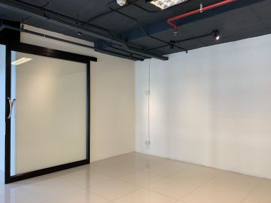 Special price!!! for rent! at The Emporio Place 2 Bedroom 2 Bathroom 60,000THB/month Fully furnished