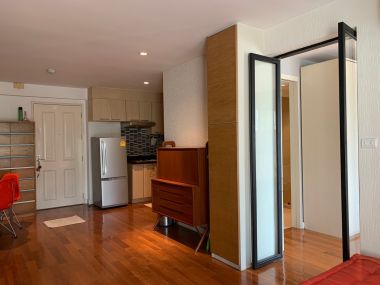 Sell/rent!! Plus 38 Hip, price 4,900,000 baht, rent for only 22,000 baht/month Large room, comfortable, size 50 sq m., near BTS Thonglor, fully furnished, ready to move in.