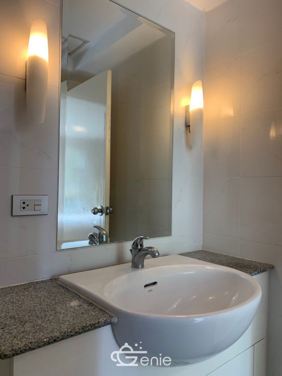 For Sale !!! Plus 38 Hip 1 bedroom, bathroom, price only 4,500,000 baht, half transfer fee, near BTS Thonglor, fully furnished, ready to move in